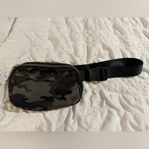 Lululemon Everywhere Bag- Camo original style